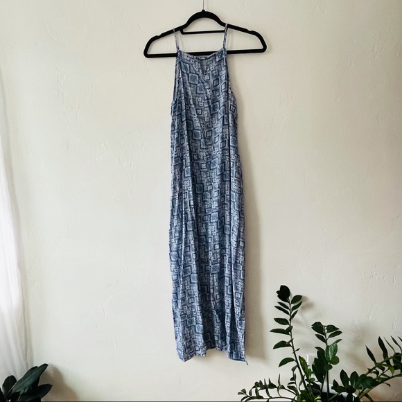 Long Flowy geometric blue dress - Picture 2 of 7